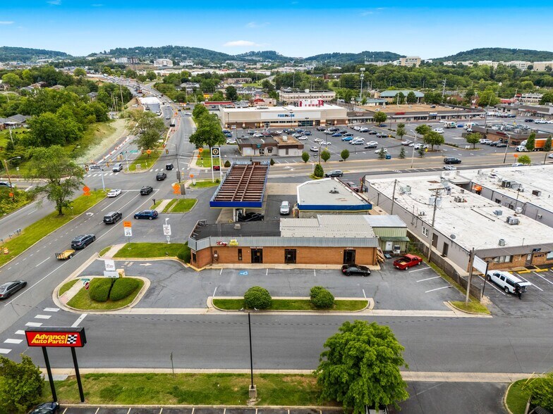 More Photos Of 889 E Market St, Harrisonburg Storefront Retail Office For Sale