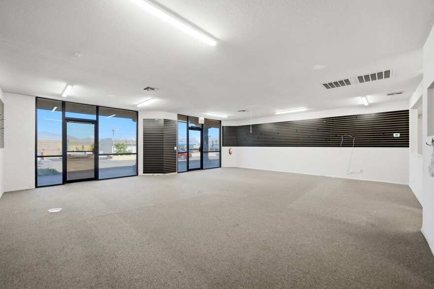 More Photos Of 3712 Highway 95, Bullhead City General Retail For Lease
