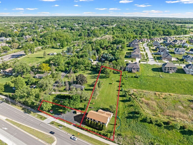 More Photos Of 12820 Main St, Lemont Showroom For Sale