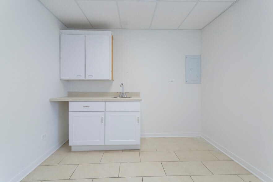 More Photos Of 1835 N 19th Ave, Melrose Park Medical For Lease