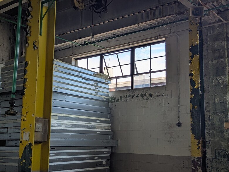 More Photos Of 770 Wethersfield Ave, Hartford Manufacturing For Lease