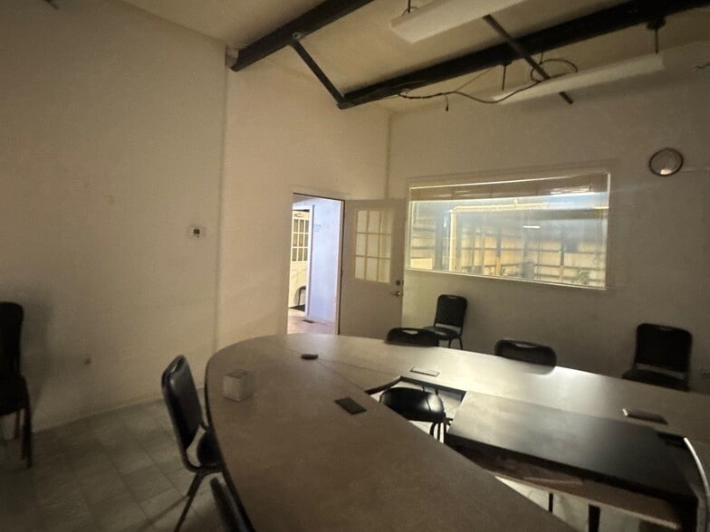 More Photos Of 912 Pittsburgh Rd, Butler Unknown For Lease