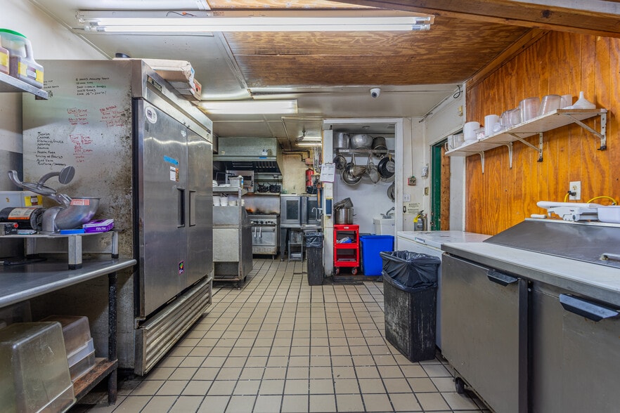 More Photos Of 101 Lovell Ave, Tybee Island Restaurant For Sale