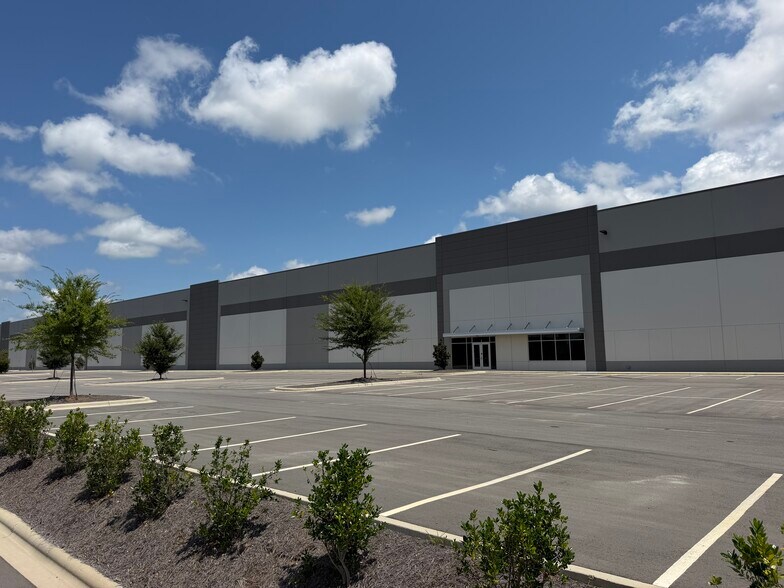 More Photos Of 8301 Old Dowd Rd, Charlotte Industrial For Lease