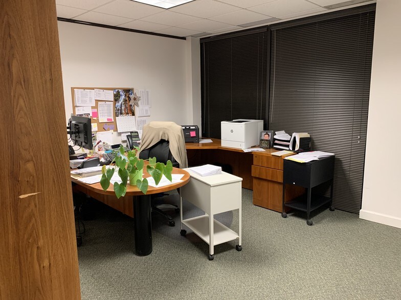 More Photos Of 3200 Steck Ave, Austin Office For Sale