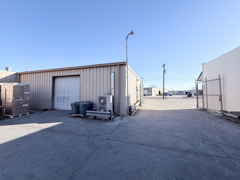 More Photos Of 146 Interloop Rd, San Antonio Warehouse For Lease