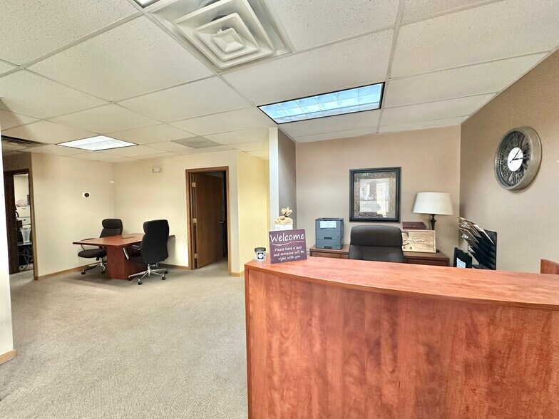 More Photos Of 8949-8979 Broadway, Merrillville Office Residential For Lease