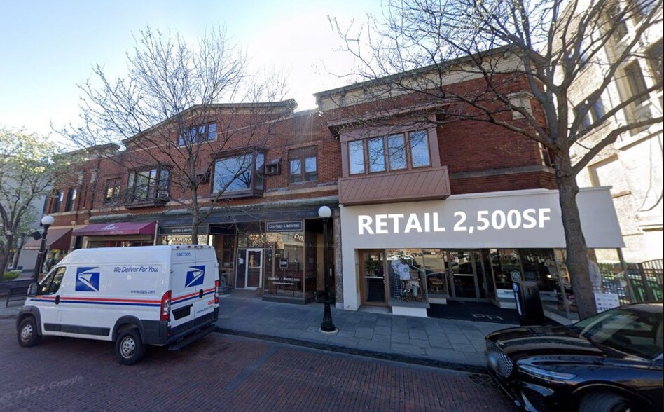 Primary Photo Of 127 N Marion St, Oak Park Storefront For Lease