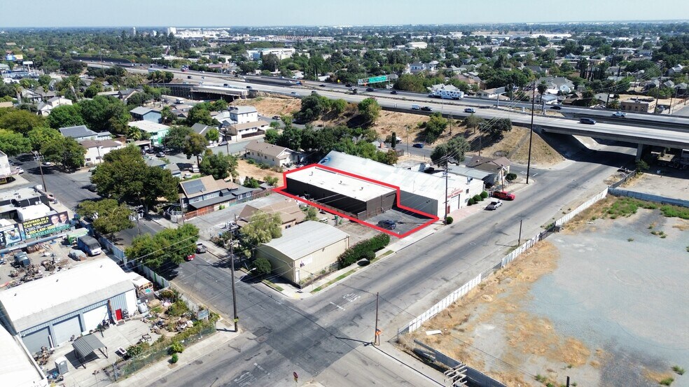 Primary Photo Of 122 S Union St, Stockton Service For Lease
