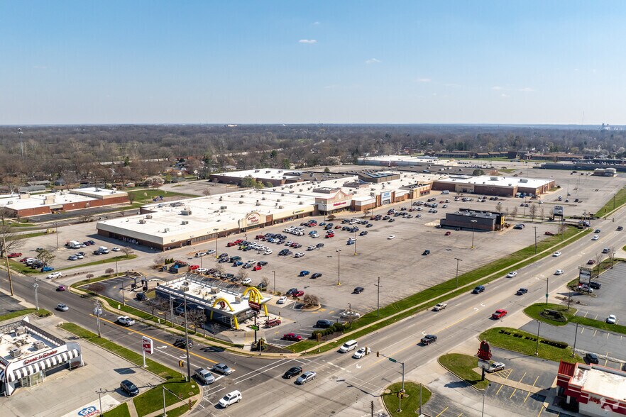 More Photos Of 2917 N Vermilion st, Danville General Retail For Sale