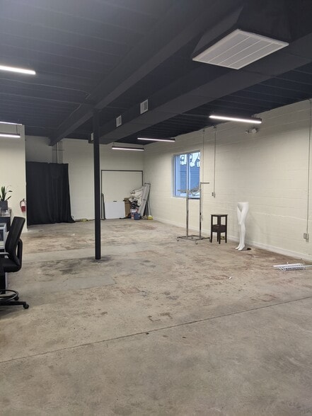 More Photos Of 518 N Spring St, Greensboro Office For Lease