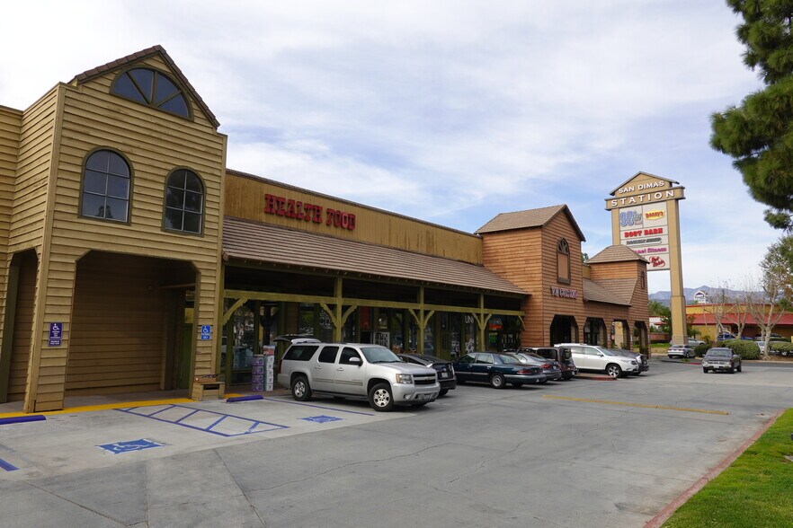 More Photos Of 515 W Arrow Hwy, San Dimas Unknown For Lease