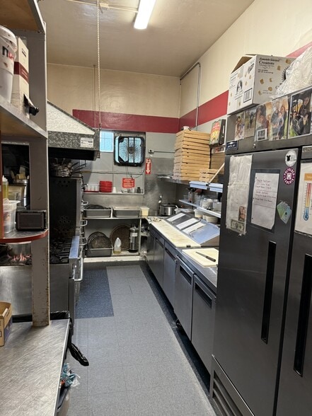 More Photos Of 4475 Ingraham St, San Diego Storefront For Lease