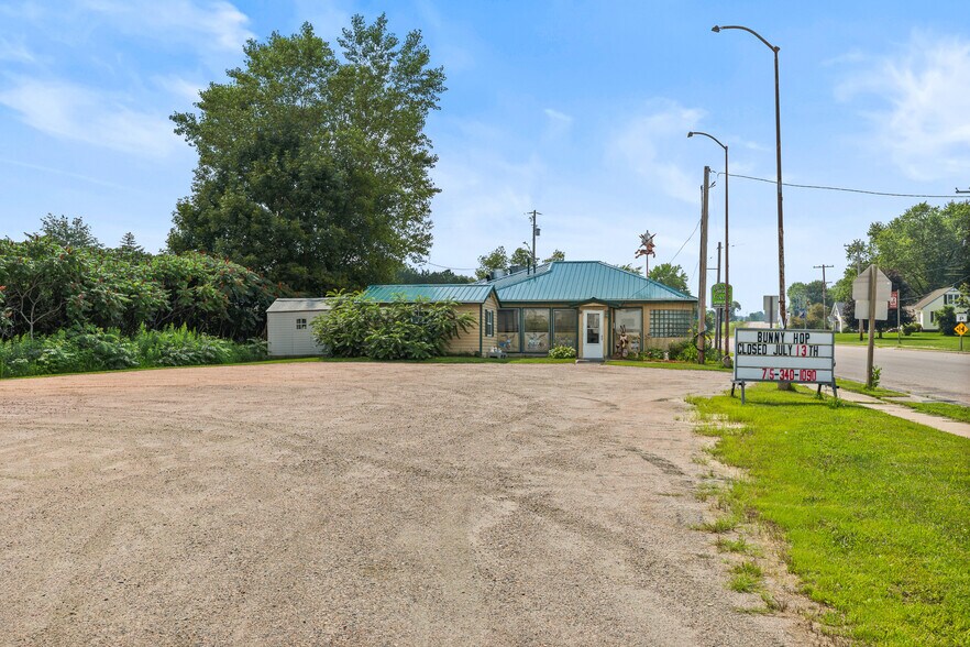More Photos Of 601 Main St, Junction City Restaurant For Sale