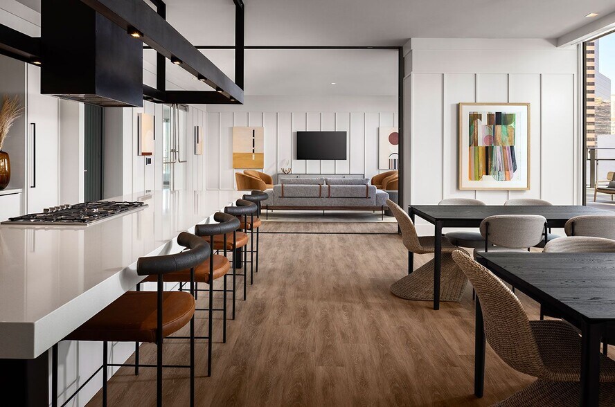 More Photos Of 702 Broadway, San Diego Apartments For Lease