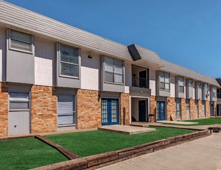 Primary Photo Of 2929 Rigsby Ave, San Antonio Apartments For Sale