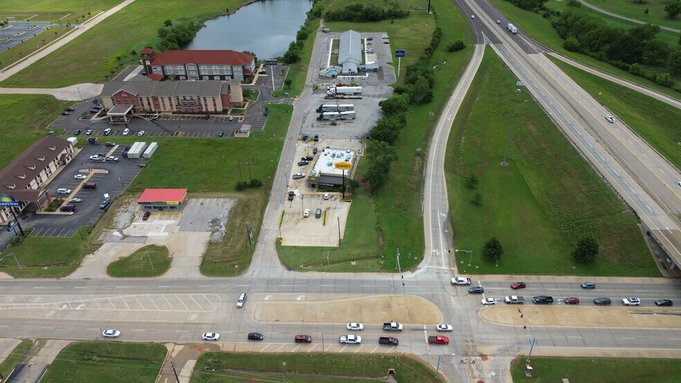 More Photos Of 4903 N Harrison St, Shawnee Restaurant For Sale