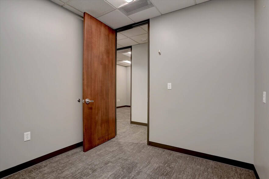 More Photos Of 140 E 19th Ave, Denver Office For Sale