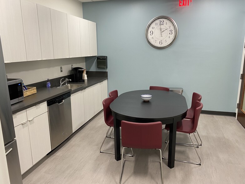 More Photos Of 9601 Blackwell Rd, Rockville Medical For Lease
