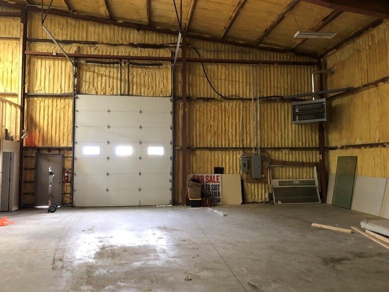 More Photos Of 900 Orchard Lake Rd, Pontiac Warehouse For Lease