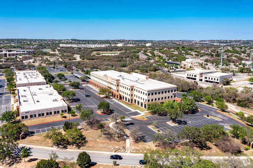 More Photos Of 607 E Sonterra Blvd, San Antonio Unknown For Lease