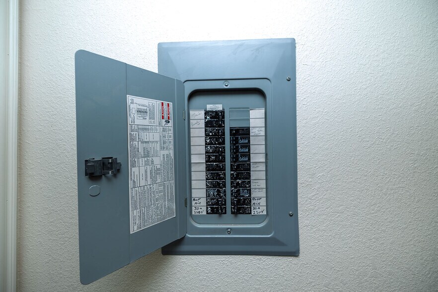 More Photos Of 116 W Pine Ave, El Dorado Office Residential For Sale