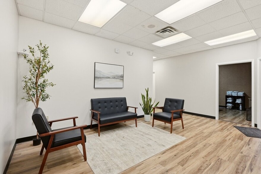 More Photos Of 81-87 Springside Dr, Akron Storefront Retail Office For Lease