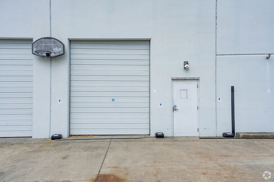 More Photos Of 3810 Cypress Dr, Petaluma Distribution For Lease