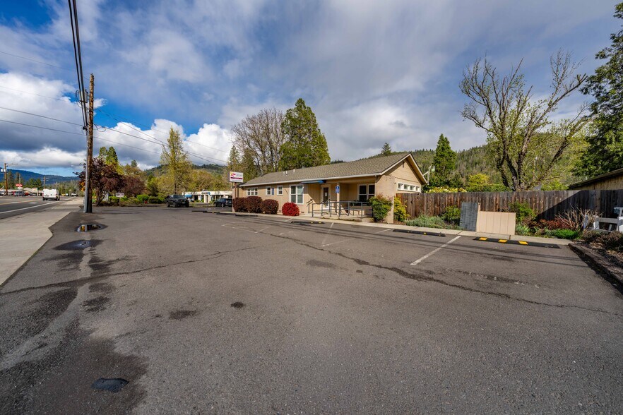 More Photos Of 21990 Highway 62, Shady Cove Healthcare For Sale