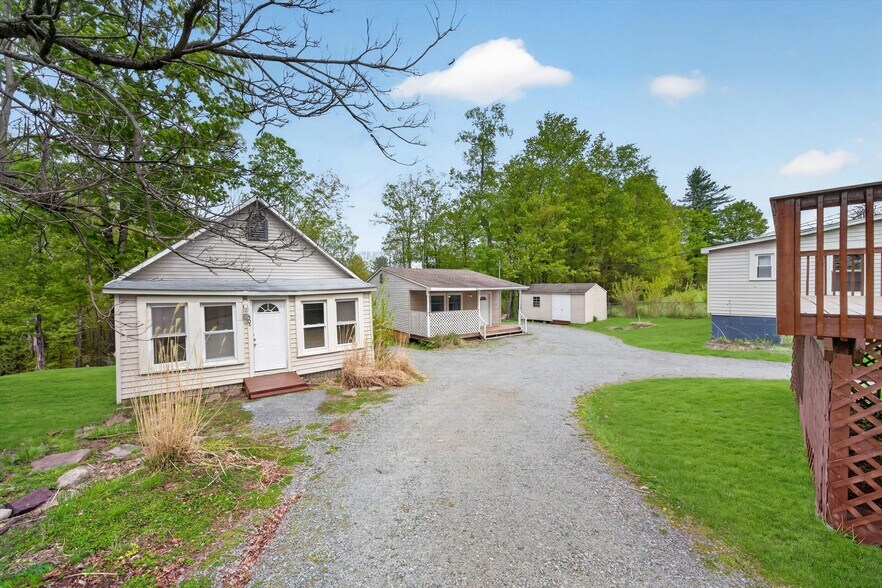 More Photos Of 48 - 50 Horseshoe Lake, Kauneonga Lake Apartments For Sale