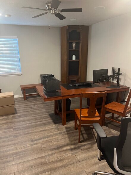 More Photos Of 6086 E State Highway 21, Bryan Warehouse For Sale