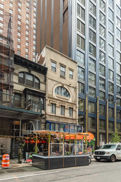 More Photos Of 129 E 47th St, New York Apartments For Sale