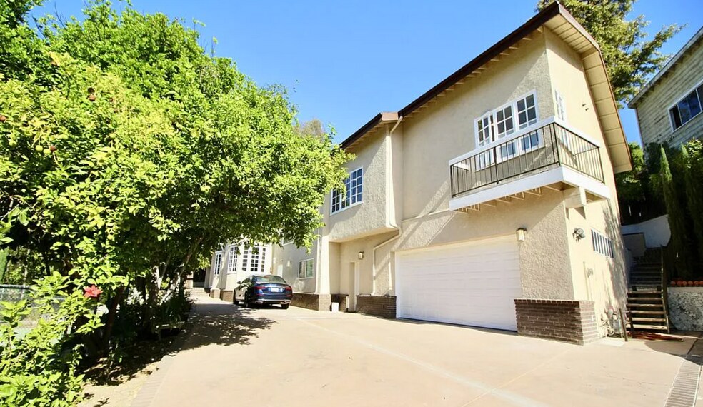 More Photos Of 19567 Oxnard St, Tarzana Assisted Living For Lease