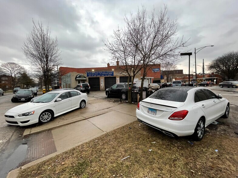 More Photos Of 4185 N Elston Ave, Chicago Auto Repair For Lease