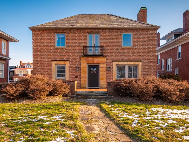 Primary Photo Of 1526 Kanawha Blvd E, Charleston Office Residential For Sale