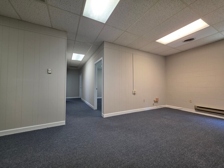 More Photos Of 404 St Andrews Dr, Greenville Office For Lease