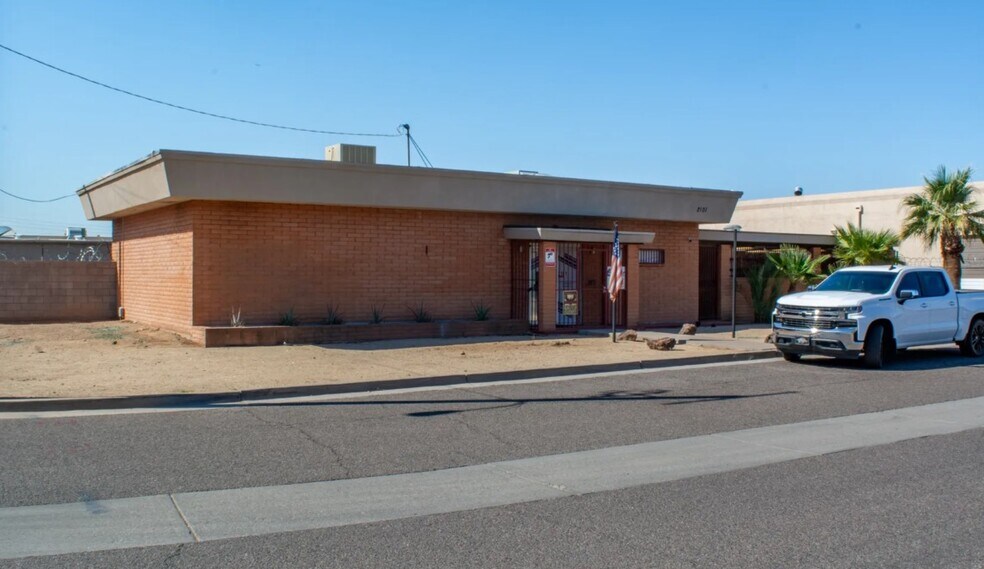 More Photos Of 11200 N 21st Ave, 2101 & 2115 W Shangri La Rd, Phoenix Manufacturing For Sale