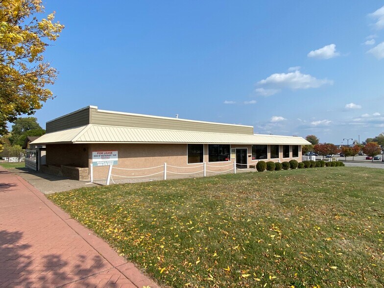 More Photos Of 4768 Lake Ave, Rochester Restaurant For Lease