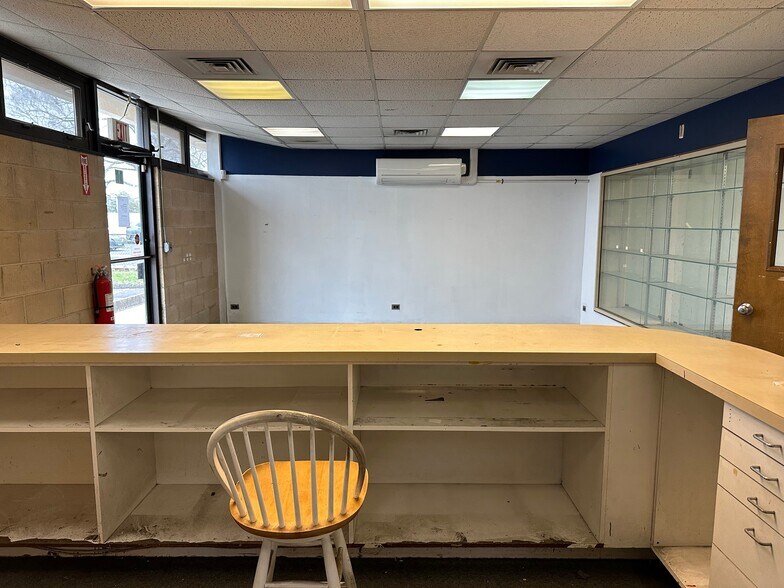 More Photos Of 17 Broad St, Norwalk Warehouse For Sale