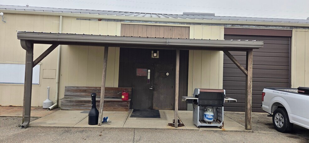 More Photos Of 2431 E River Rd, Dayton Warehouse For Sale