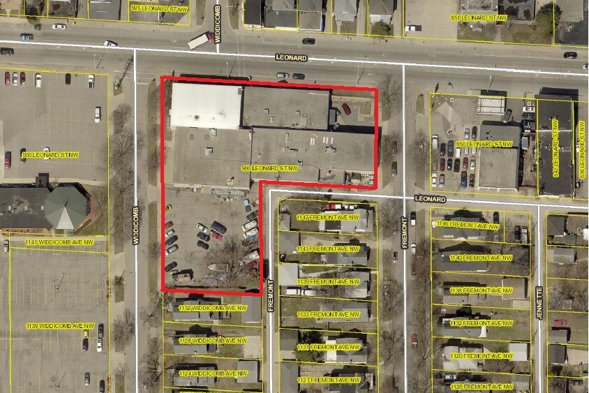 More Photos Of 900-902 Leonard St NW, Grand Rapids Storefront Retail Office For Sale