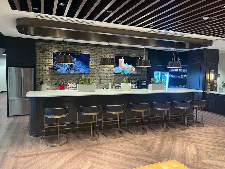 More Photos Of 1901 Main St, Columbia Coworking Space