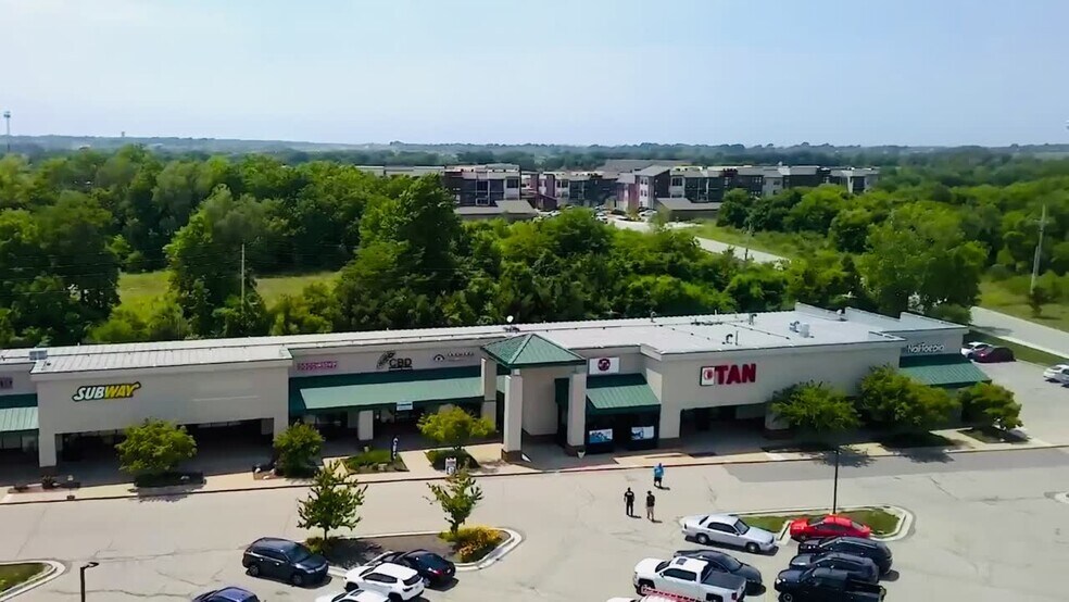 Primary Photo Of 3500-3568 SW Market St, Lee's Summit Unknown For Lease