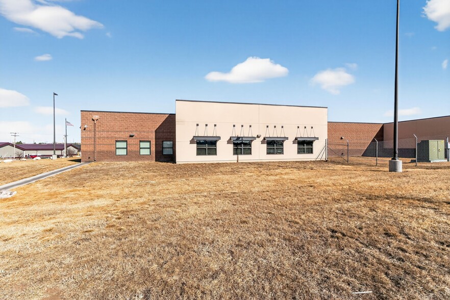 More Photos Of 1516 Fountain Plaza Dr, Rapid City Office For Sale