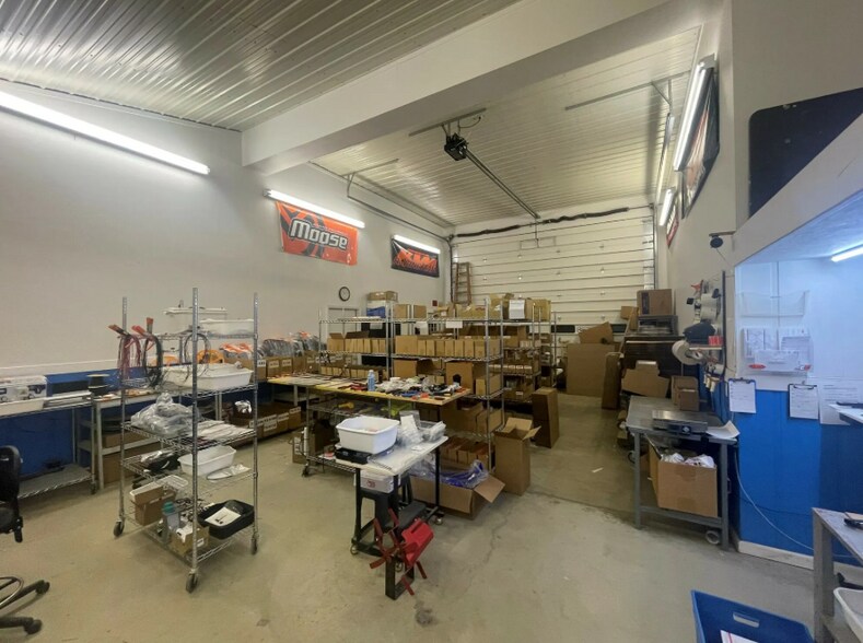 More Photos Of 9650 Dixie Hwy, Clarkston Specialty For Lease