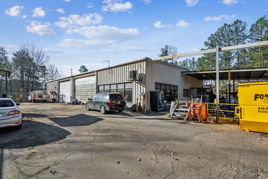 More Photos Of 1129 E Geer St, Durham Warehouse For Lease