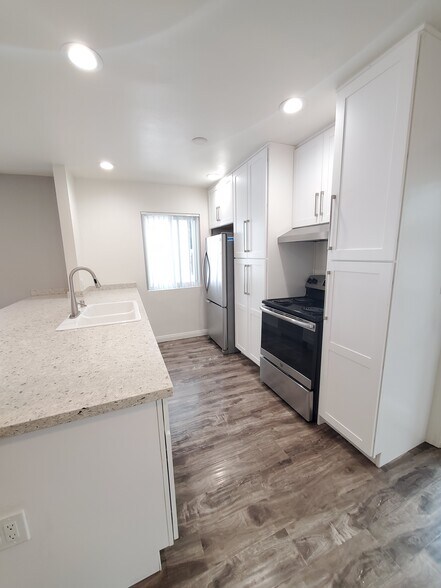 More Photos Of 1424 Greenfield Ave, Los Angeles Apartments For Sale