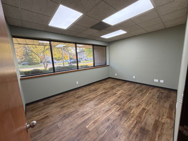 More Photos Of 555 Elmwood Dr, Troy Warehouse For Lease