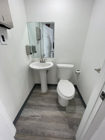 More Photos Of 6230 Stone Rd, Port Richey Unknown For Lease