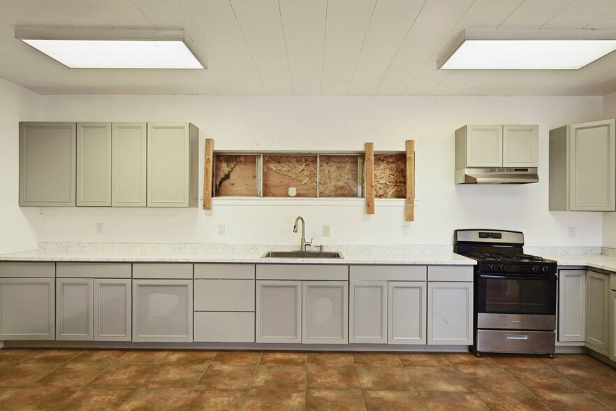 More Photos Of 512 W Harding Way, Stockton Medical For Sale